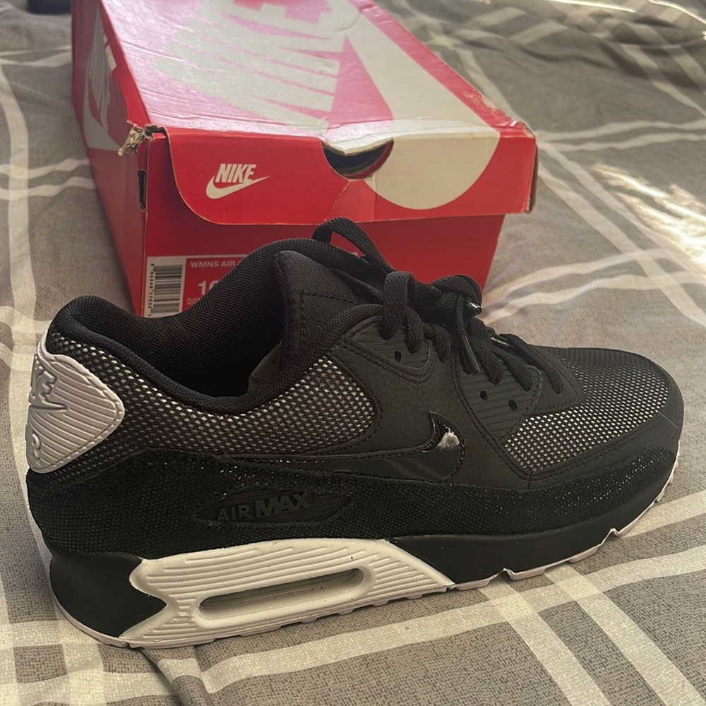 Women’s Nike Air Max 90 premium